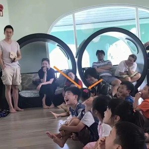 世界杯客户端下载中心-大s去小玥儿学校照曝光！一脸慈母样好温柔，和小杨阿姨相处融洽